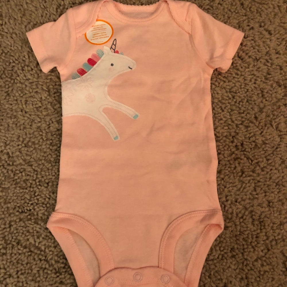 3 short sleeve bodysuits